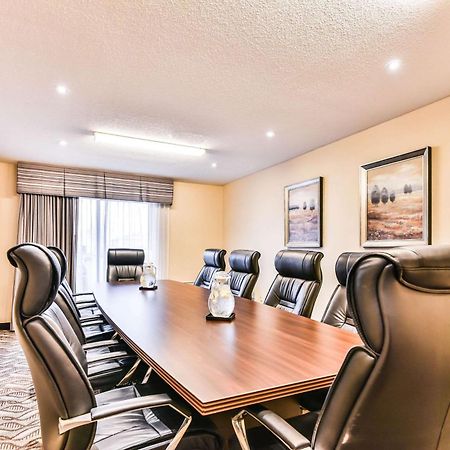 Comfort Inn & Suites Ambassador Bridge Windsor Esterno foto