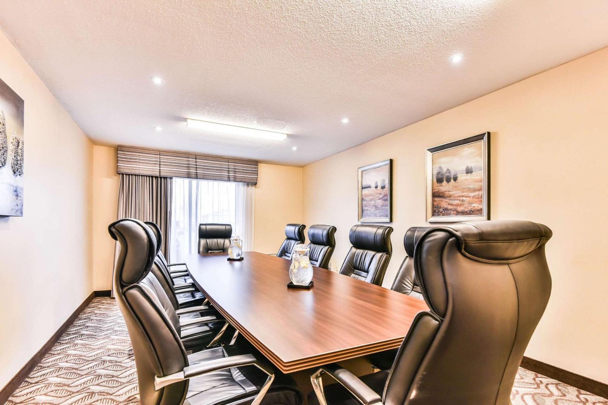 Comfort Inn & Suites Ambassador Bridge Windsor Esterno foto