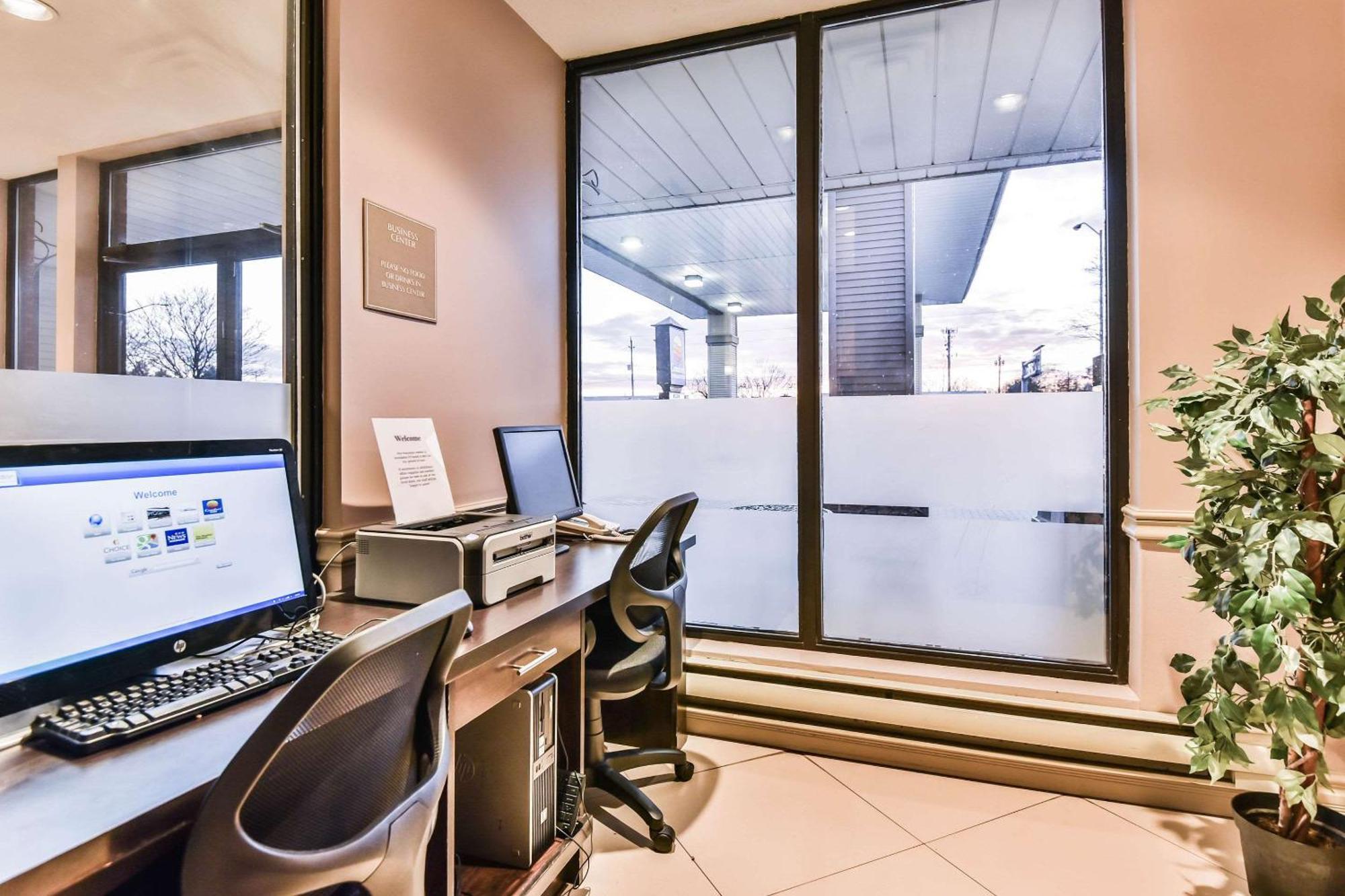 Comfort Inn & Suites Ambassador Bridge Windsor Esterno foto