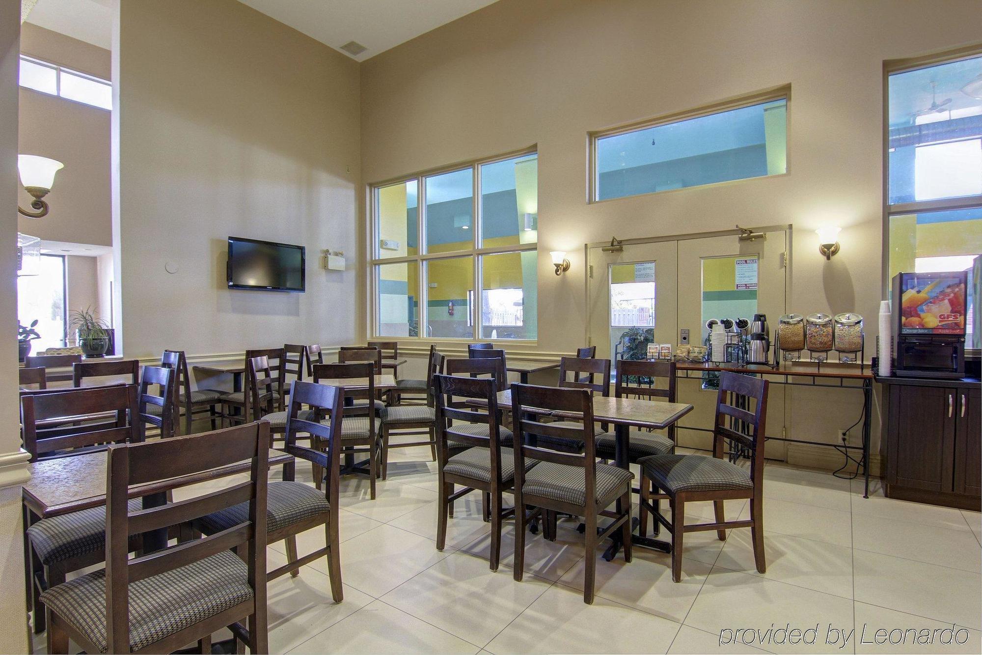 Comfort Inn & Suites Ambassador Bridge Windsor Esterno foto