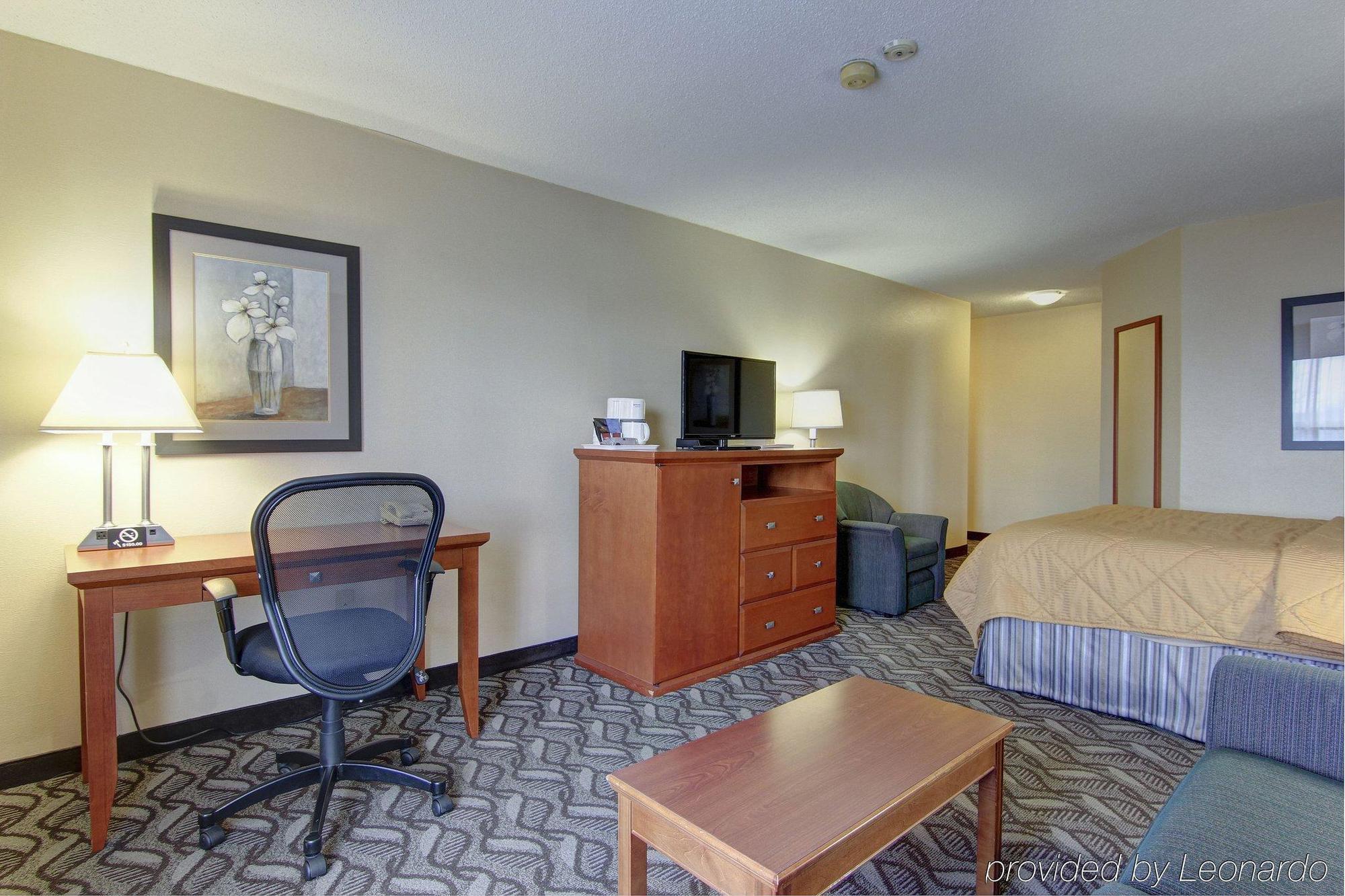 Comfort Inn & Suites Ambassador Bridge Windsor Esterno foto