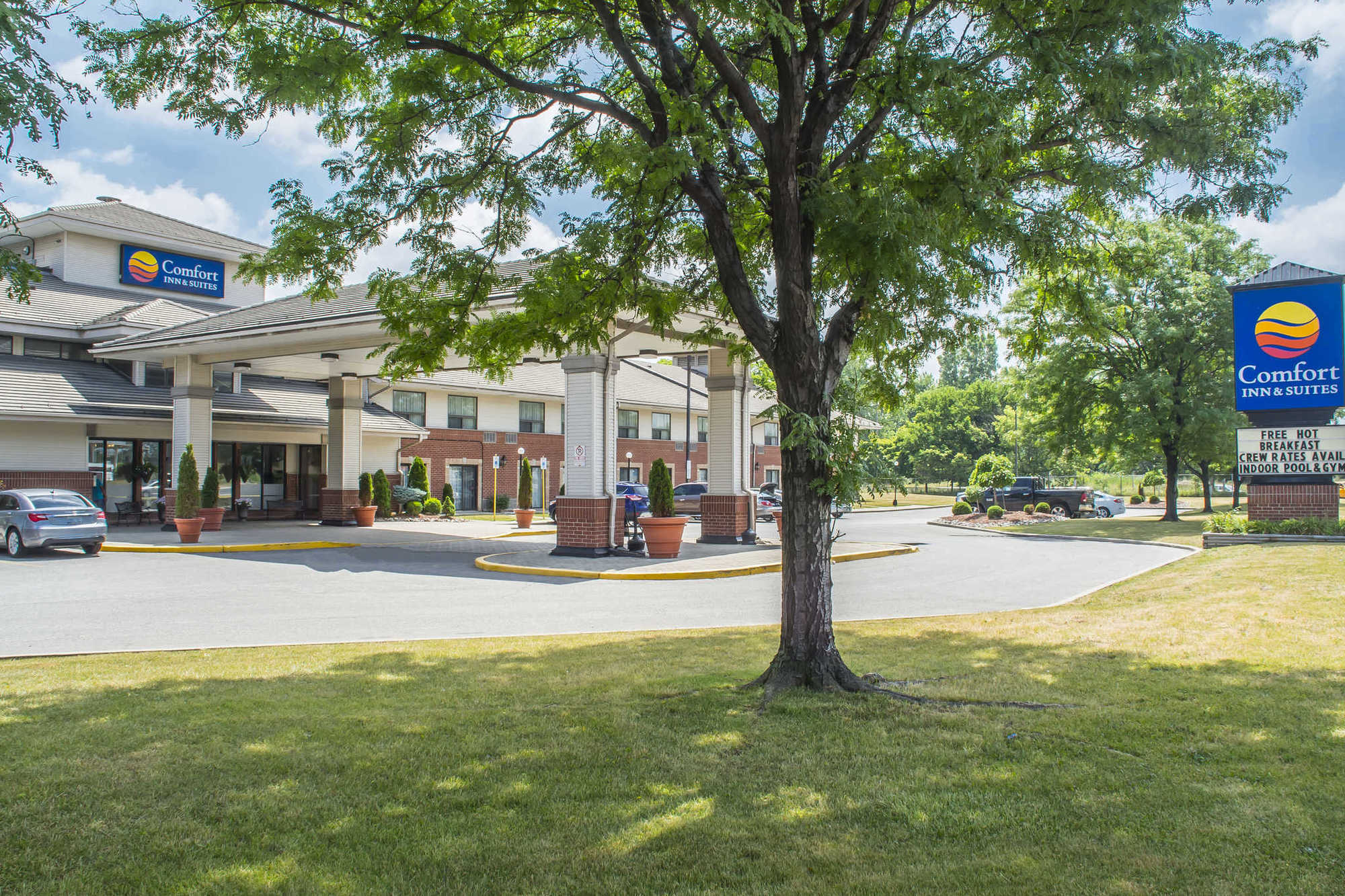 Comfort Inn & Suites Ambassador Bridge Windsor Esterno foto