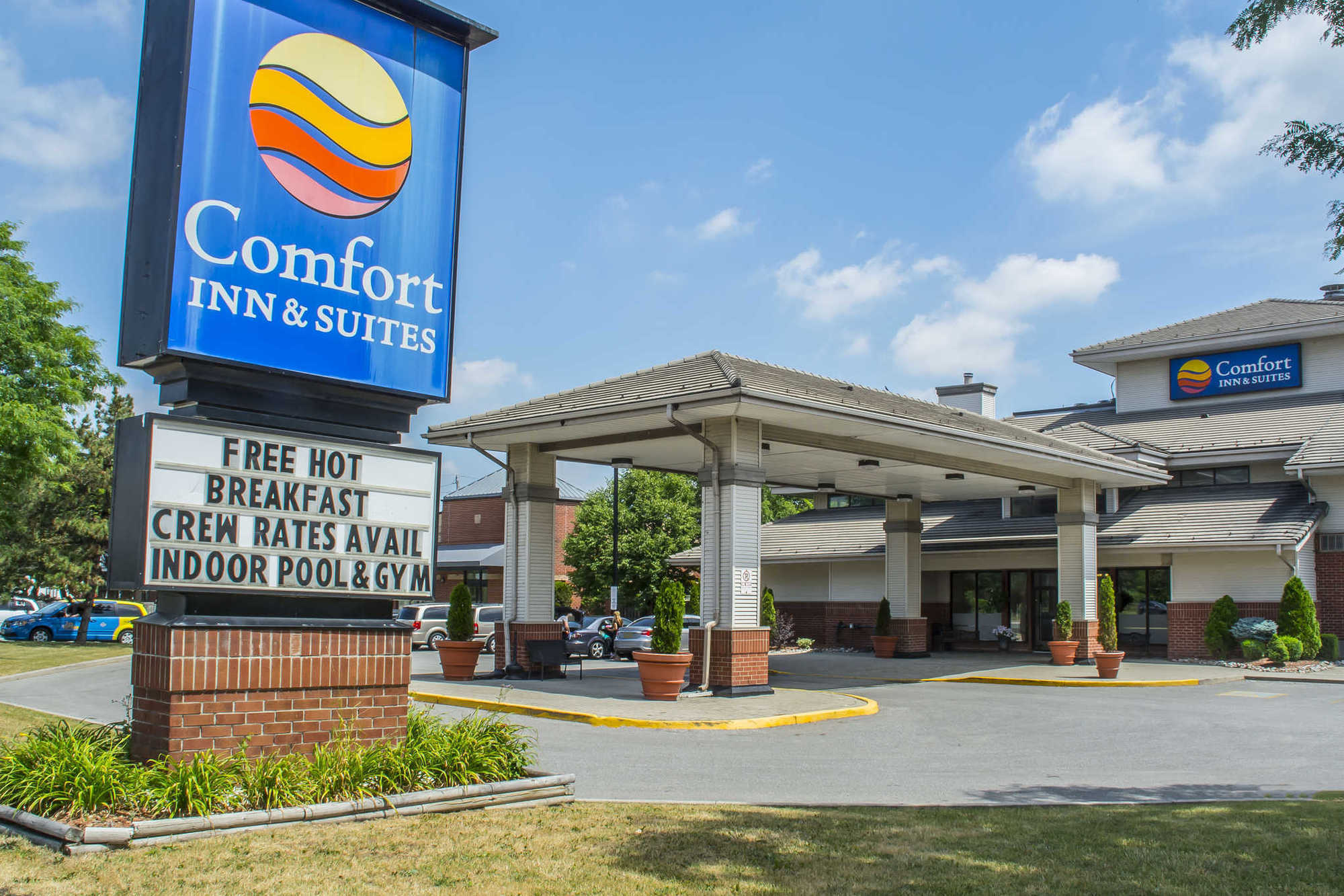Comfort Inn & Suites Ambassador Bridge Windsor Esterno foto