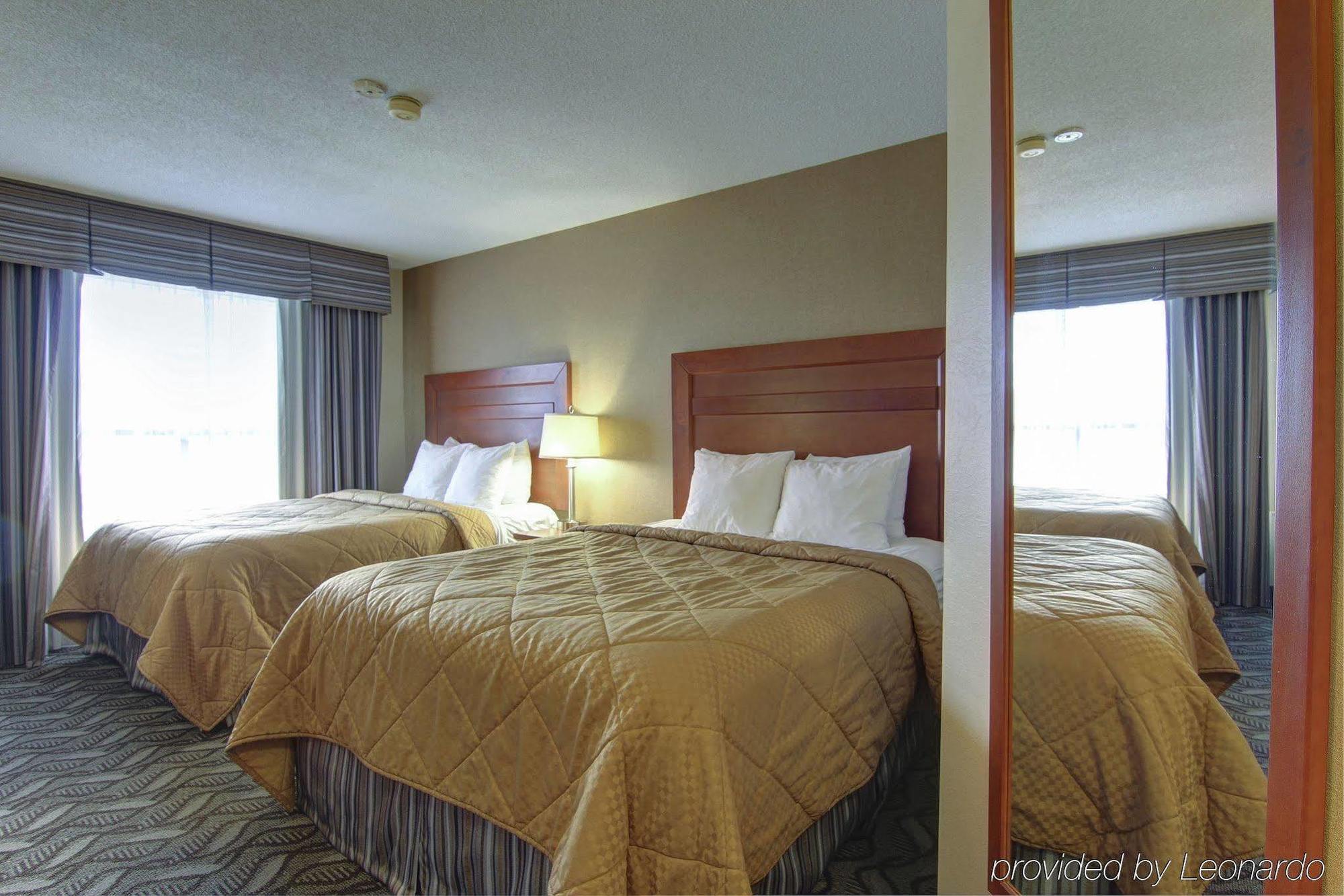 Comfort Inn & Suites Ambassador Bridge Windsor Esterno foto